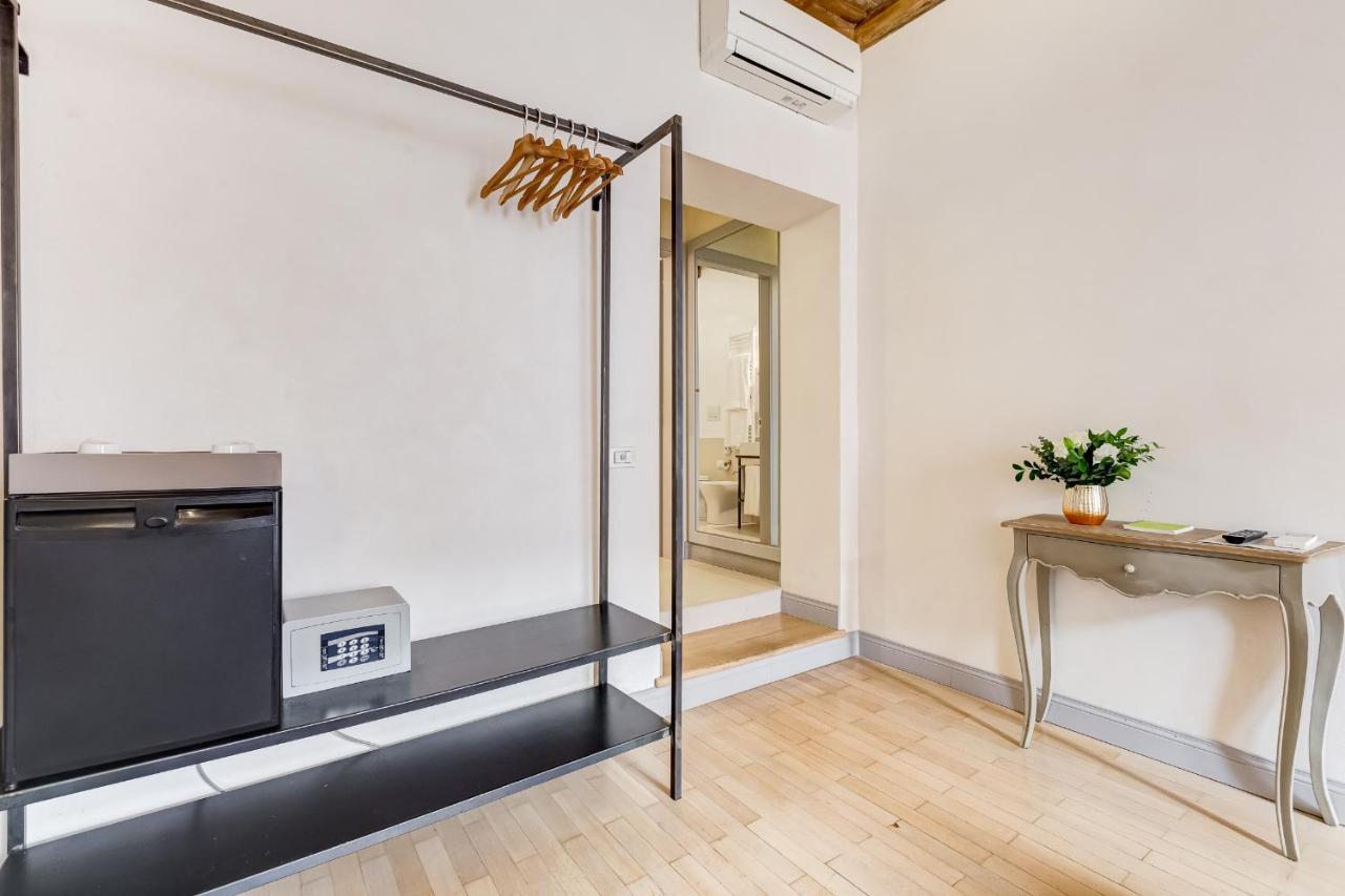Отель Rome Frattina27 Экстерьер фото