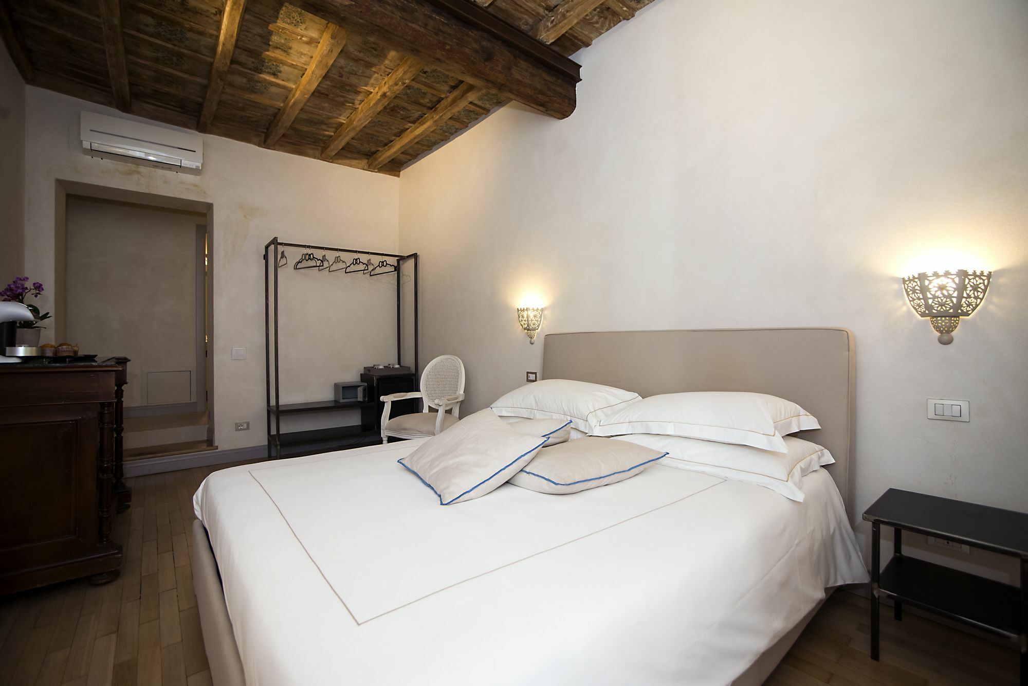 Отель Rome Frattina27 Экстерьер фото