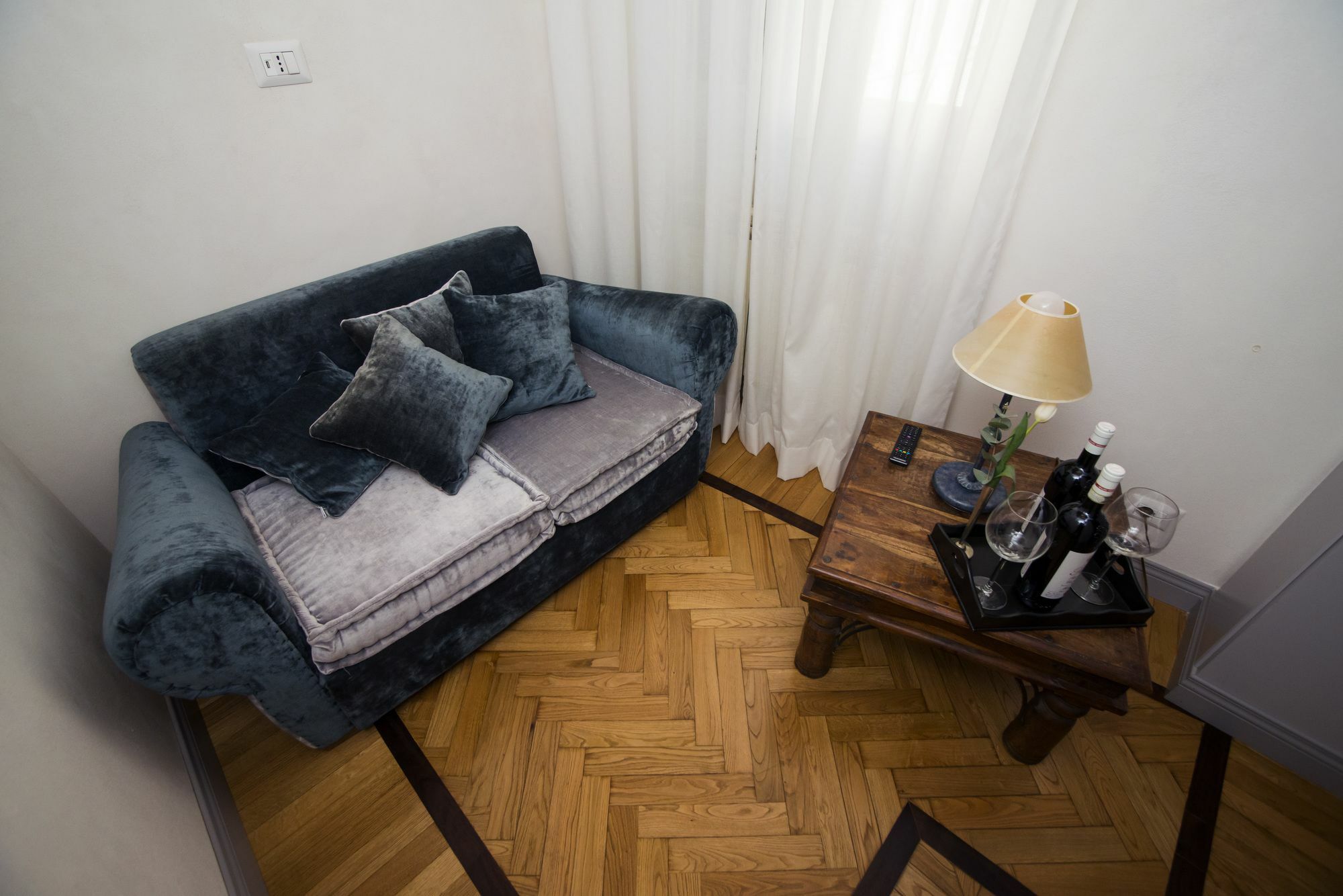Отель Rome Frattina27 Экстерьер фото